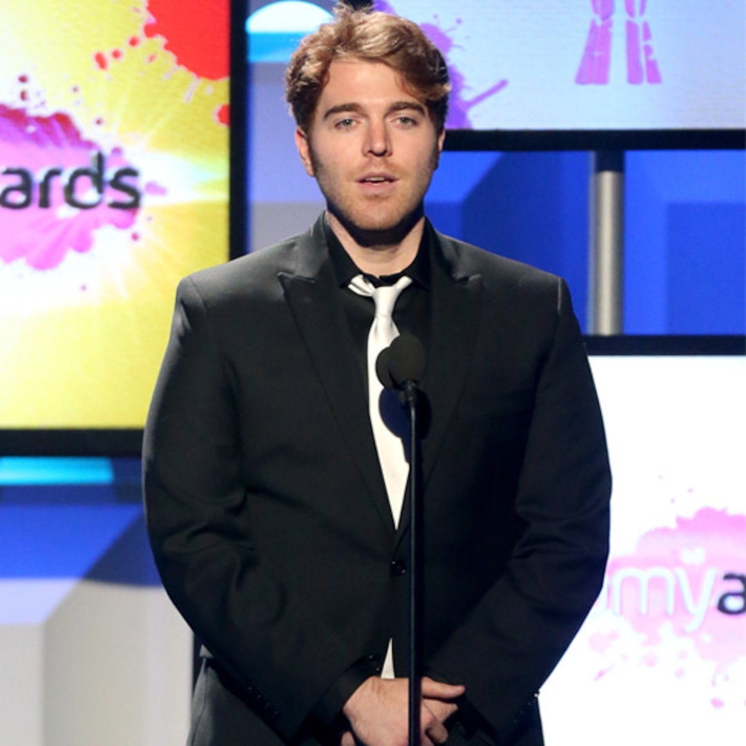 Scammers Bullies And An Actual Dead Body Inside The 15 Darkest Moments In Youtube History E Online